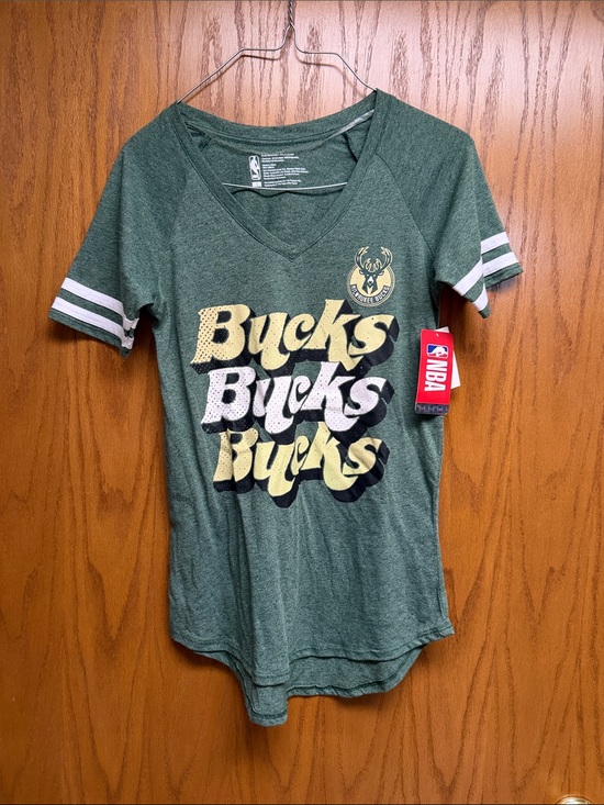 NBA Tops - NBA Milwaukee Bucks Green Short Sleeve V-Neck Tee
